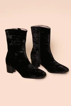 Intentionally Blank SHOES Hype BOOT Black Velvet