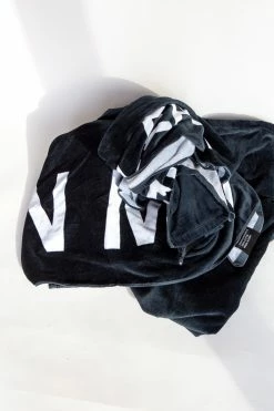 Intentionally Blank FUN MOM BEACH TOWEL LIFELIFE 13 Intentionally Blank FUN MOM BEACH TOWEL LIFELIFE