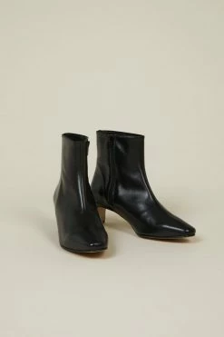 Intentionally Blank LAS HEELED BOOT Black SHOES