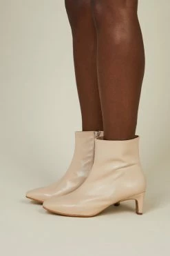 Intentionally Blank LAS HEELED BOOT Clouds SHOES