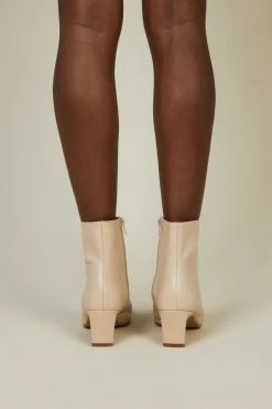 Intentionally Blank LAS HEELED BOOT Clouds SHOES