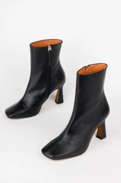 Intentionally Blank LINDA HEELED BOOT Black SHOES