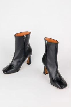 Intentionally Blank LINDA HEELED BOOT Black SHOES
