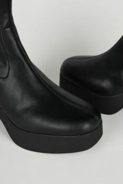 Intentionally Blank MARLOWE PLATFORM BOOT Black Vegan