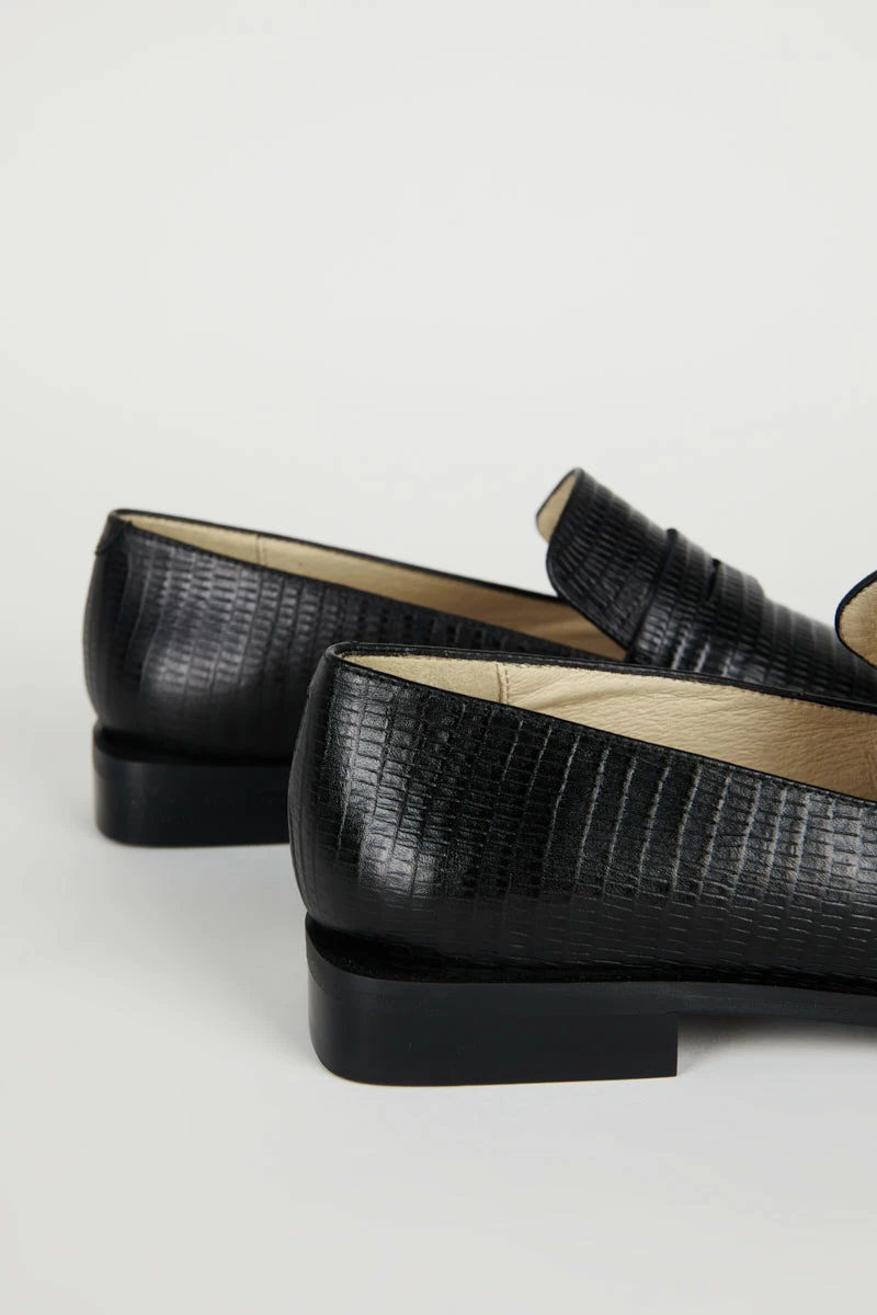 Intentionally Blank OHARA LOAFER Black 6 Intentionally Blank OHARA LOAFER Black