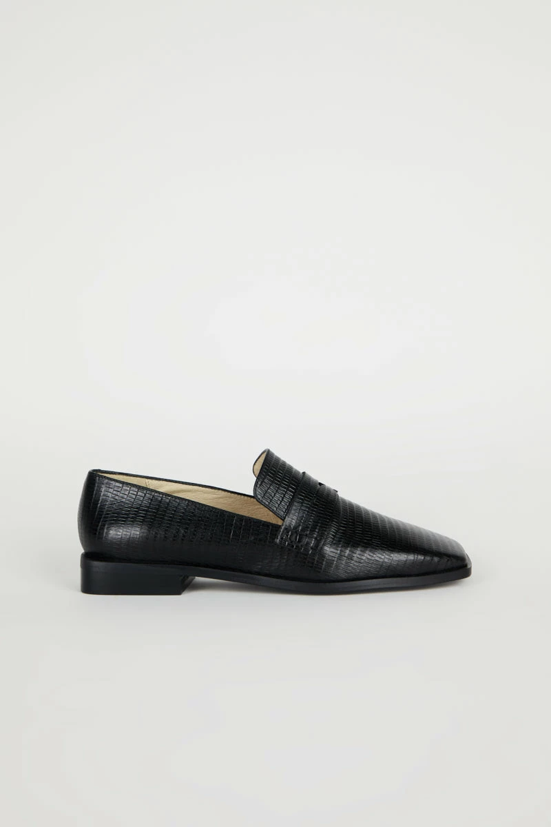 Intentionally Blank OHARA LOAFER Black 7 Intentionally Blank OHARA LOAFER Black