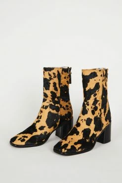 Intentionally Blank PG BOOT Moo Latte