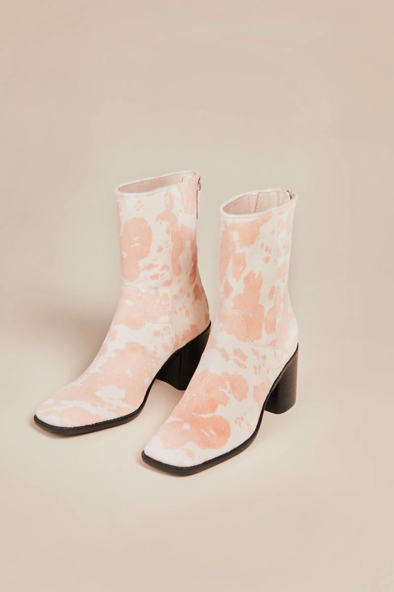 Intentionally Blank SHOES PG BOOT Moo Baby Pink 3 Intentionally Blank SHOES PG BOOT Moo Baby Pink