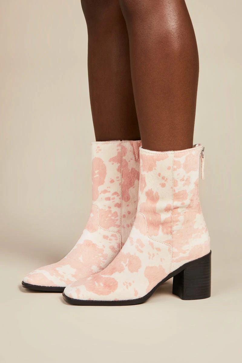 Intentionally Blank SHOES PG BOOT Moo Baby Pink 5 Intentionally Blank SHOES PG BOOT Moo Baby Pink