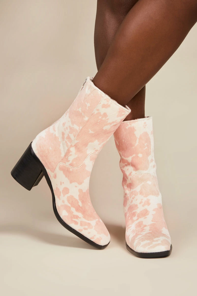 Intentionally Blank SHOES PG BOOT Moo Baby Pink 4 Intentionally Blank SHOES PG BOOT Moo Baby Pink