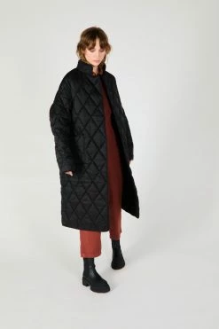 Intentionally Blank PLETE QUILTED COAT