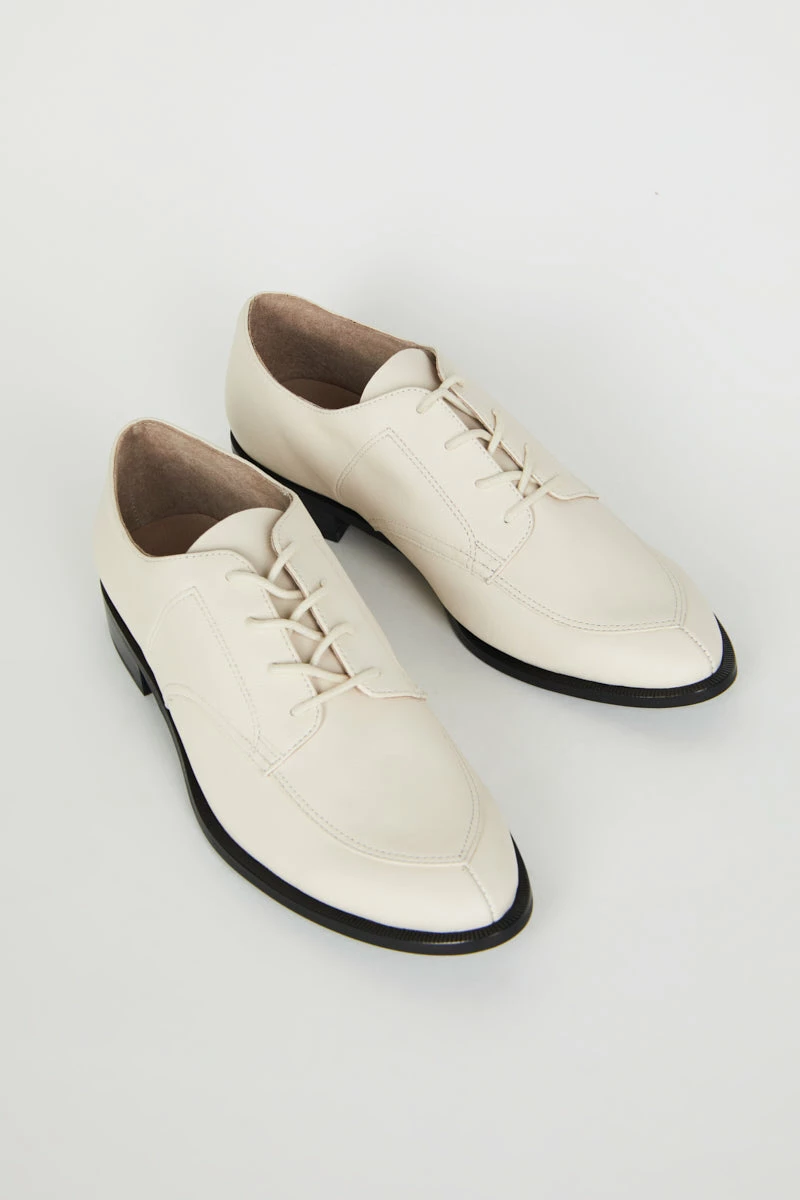 Intentionally Blank NEW SHOES SAINT OXFORD Cream 5 Intentionally Blank NEW SHOES SAINT OXFORD Cream