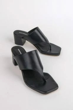 Intentionally Blank ALVA HEELED SANDAL Black