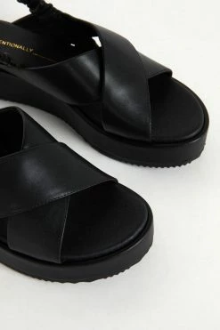 Intentionally Blank STARRY FLATFORM SANDAL Black