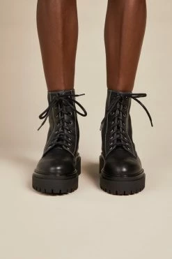 Intentionally Blank SWIFT LACE UP BOOT Black