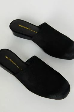 Intentionally Blank TOUCH SLIP ON Black NEW SHOES