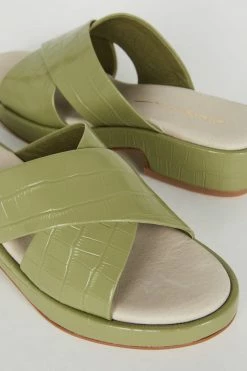 Intentionally Blank VONDA SANDAL Aloe