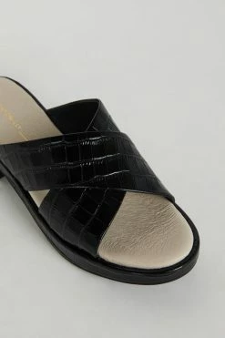 Intentionally Blank VONDA SANDAL Black