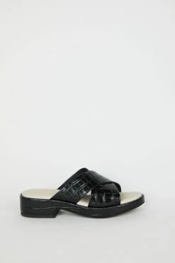 Intentionally Blank VONDA SANDAL Black
