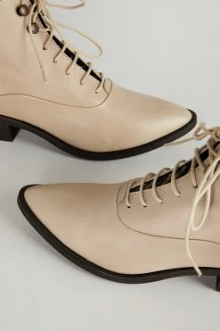 Intentionally Blank SHOES WEST HEELED BOOT CLOUDS