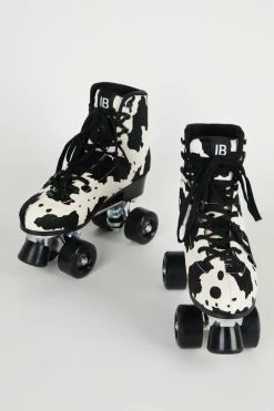 Intentionally Blank IB ROLLER SKATES WHIP IT ROLLER SKATE Black Moo