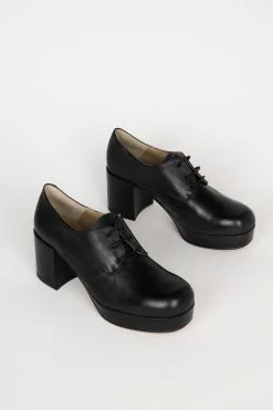 Intentionally Blank ALBANY PLATFORM OXFORD Black 11 Intentionally Blank ALBANY PLATFORM OXFORD Black