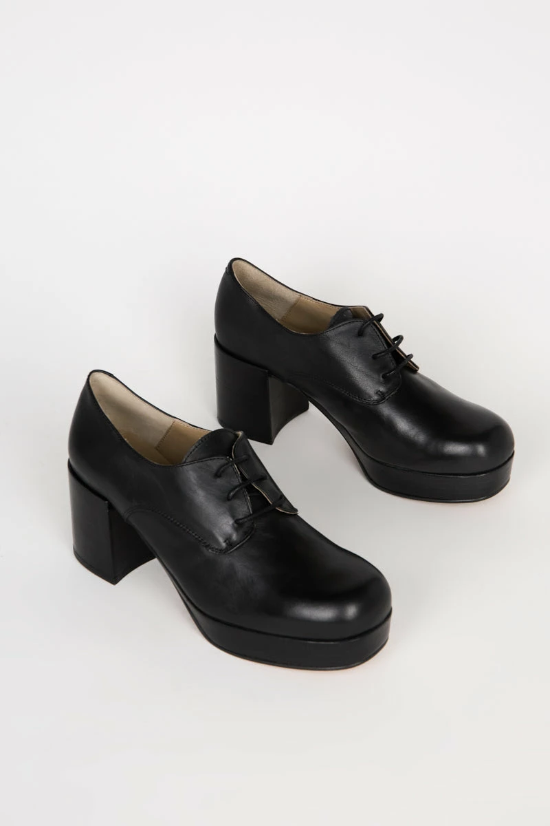 Intentionally Blank ALBANY PLATFORM OXFORD Black 5 Intentionally Blank ALBANY PLATFORM OXFORD Black