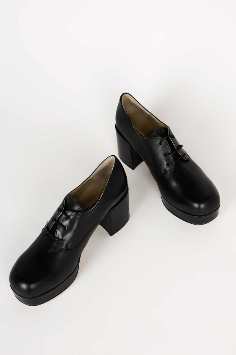 Intentionally Blank ALBANY PLATFORM OXFORD Black 3 Intentionally Blank ALBANY PLATFORM OXFORD Black