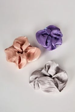 Intentionally Blank SCRUNCHIE TRIO ACCESSORIES 8 Intentionally Blank SCRUNCHIE TRIO ACCESSORIES