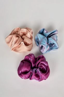 Intentionally Blank SCRUNCHIE TRIO ACCESSORIES 9 Intentionally Blank SCRUNCHIE TRIO ACCESSORIES
