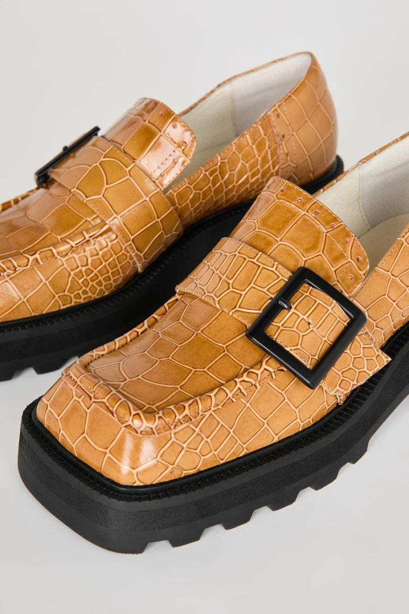 Intentionally Blank TORONTO LOAFER Tan 5 Intentionally Blank TORONTO LOAFER Tan