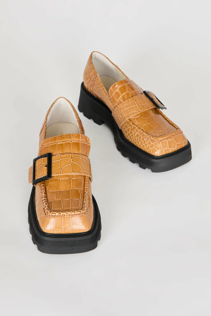 Intentionally Blank TORONTO LOAFER Tan 7 Intentionally Blank TORONTO LOAFER Tan