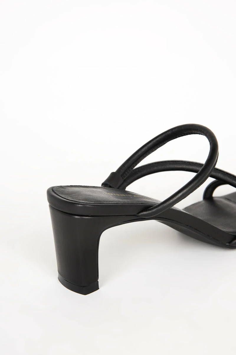 Intentionally Blank WILLOW HEELED SANDAL Black 7 Intentionally Blank WILLOW HEELED SANDAL Black